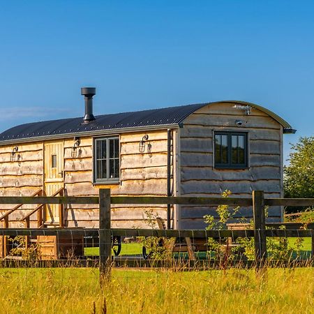 Monkwood Shepherds Hut - Ockeridge Rural Retreats Worcester Exterior foto