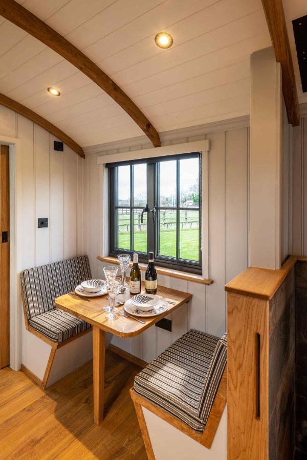 Monkwood Shepherds Hut - Ockeridge Rural Retreats Worcester Exterior foto