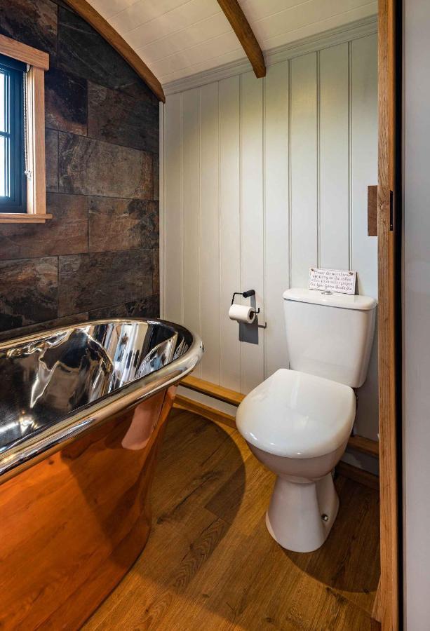 Monkwood Shepherds Hut - Ockeridge Rural Retreats Worcester Exterior foto