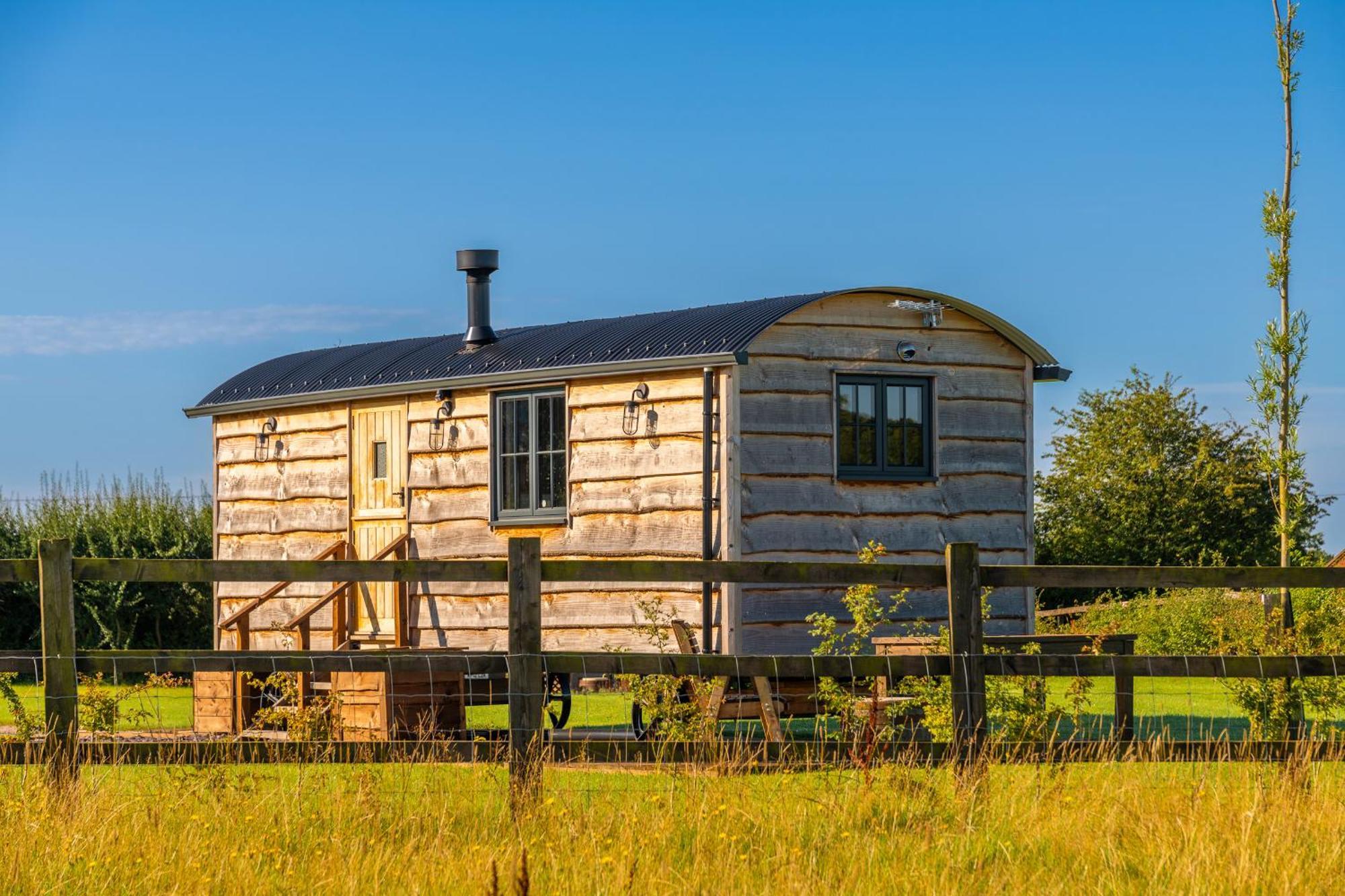 Monkwood Shepherds Hut - Ockeridge Rural Retreats Worcester Exterior foto