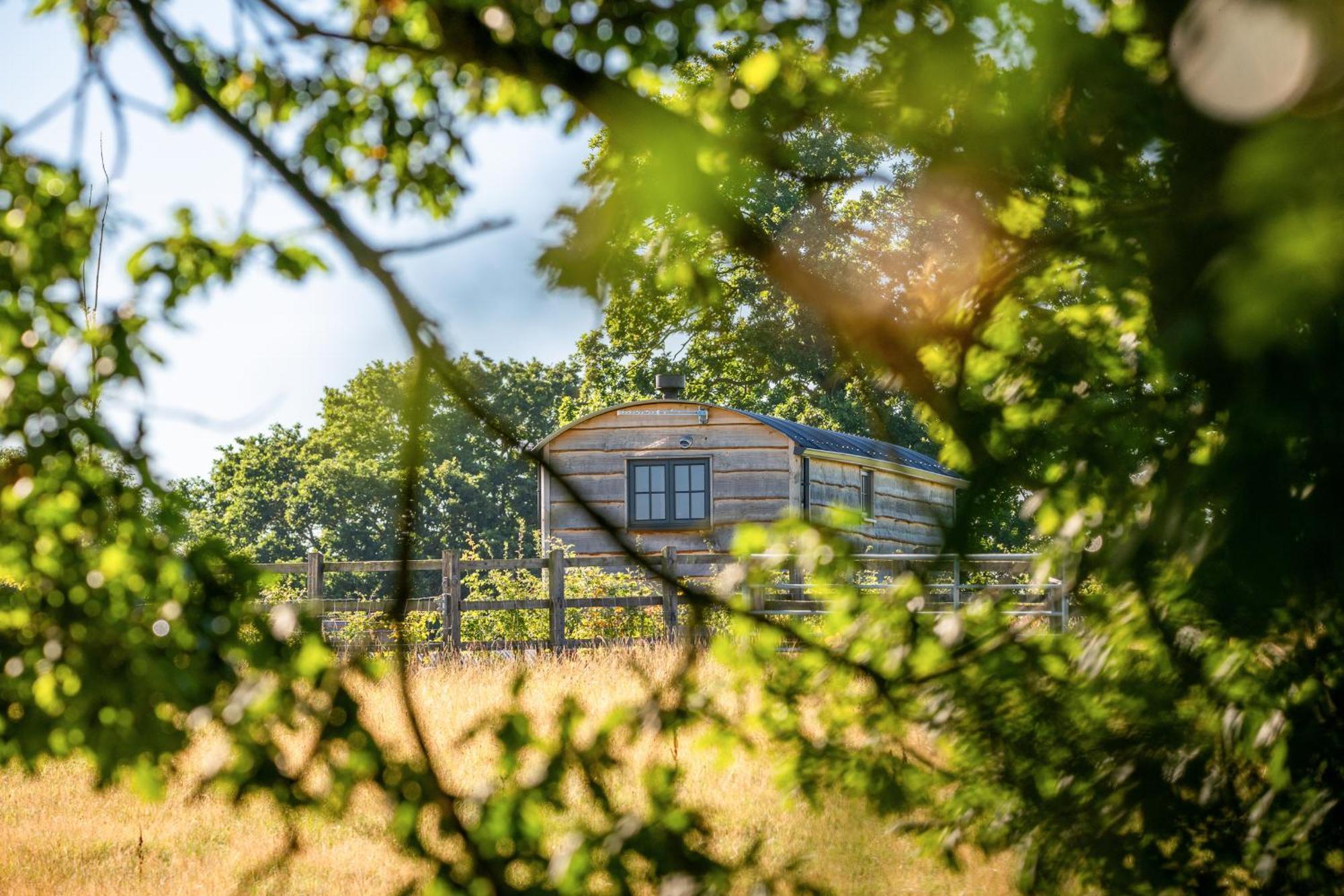 Monkwood Shepherds Hut - Ockeridge Rural Retreats Worcester Exterior foto