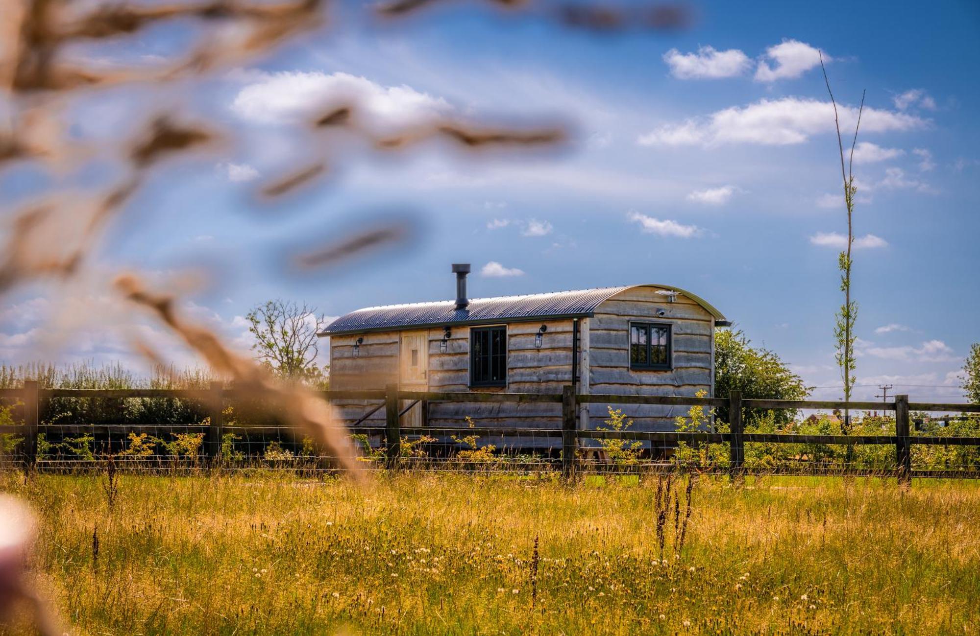 Monkwood Shepherds Hut - Ockeridge Rural Retreats Worcester Exterior foto